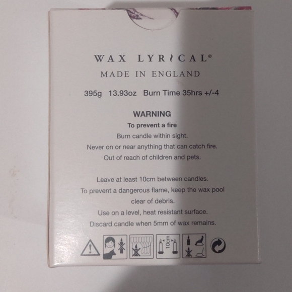 NEW Wax Lyrical, Frosted Cranberries Candle. Made in England - Picture 3 of 5